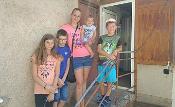 „Бригада Нов дом“ направи невъзможен ремонт в дома на самотна майка с четири деца