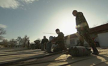 Защо и как държавата плаща милиони за дефектни парашути за българската армия