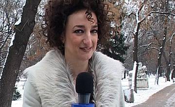 Деси Тенекеджиева се пробва и като звезден репортер