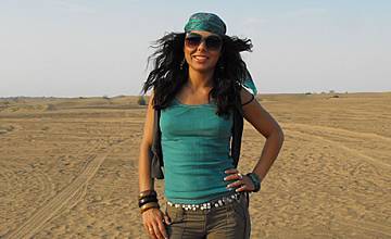 Водещата на "Глобосът" Карина кара сноуборд в арабската пустиня тази събота по bTV