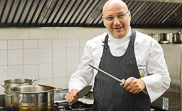 Шеф Манчев връща към живот „Боянско ханче“ в първия епизод на  „Кошмари в кухнята”