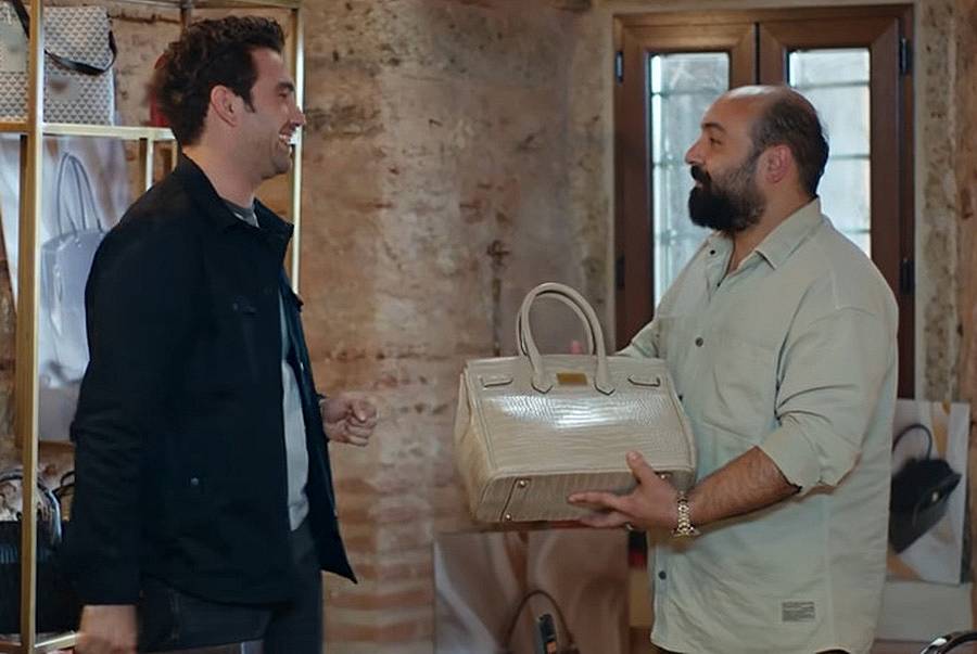 Емир намира фалшификат на чантата, която Йълдъз му показа.     Емир убеждава Джанер, че Йълдъз не е замесена в провала на крема на Кумру. 