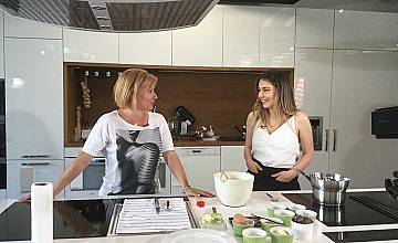 Савина Николова от MasterChef приготвя безглутенов лава кейк в поредицата „Гладиатори в кухнята“