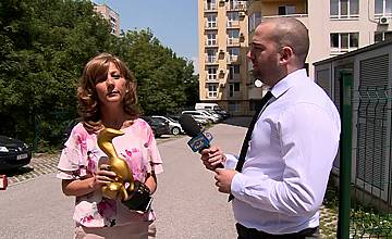 Боби Ваклинов връчи „Златен скункс” на заместник-министъра Росица Димитрова