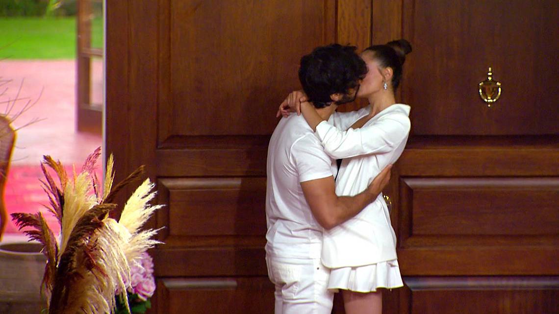 Зрителите станаха свидетели и на първата целувка във втория сезон на „Ергенът“